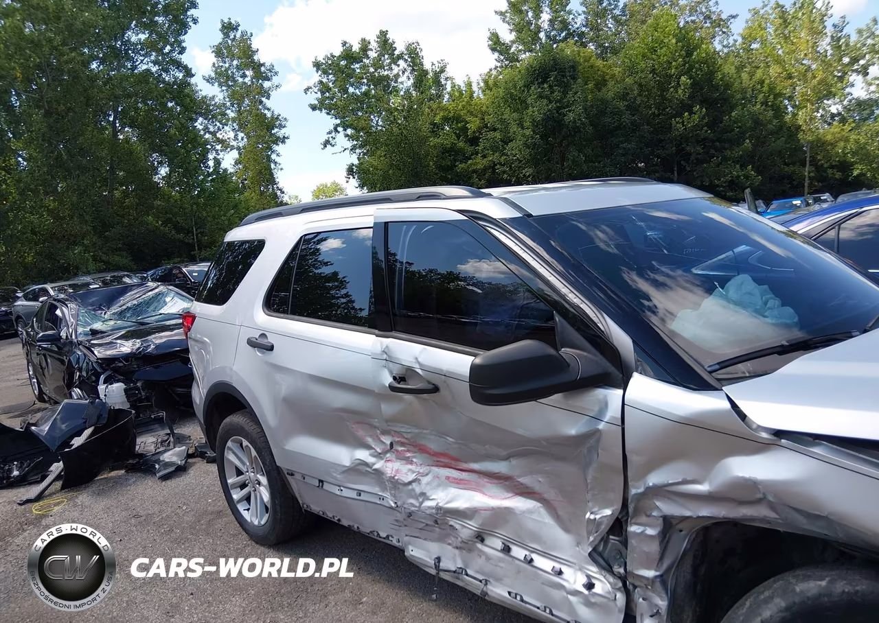 2017 Ford Explorer VIN:1FM5K8B8XHGE28061 - 12