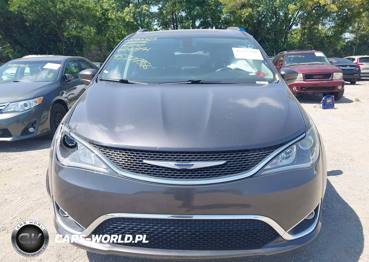 2019 Chrysler Pacifica Touring L VIN:2C4RC1BG2KR626897 - 12