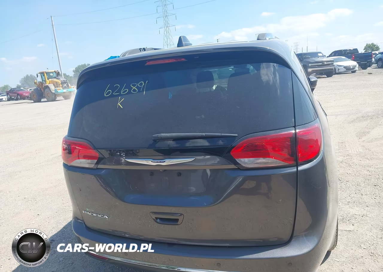 2019 Chrysler Pacifica Touring L VIN:2C4RC1BG2KR626897 - 16
