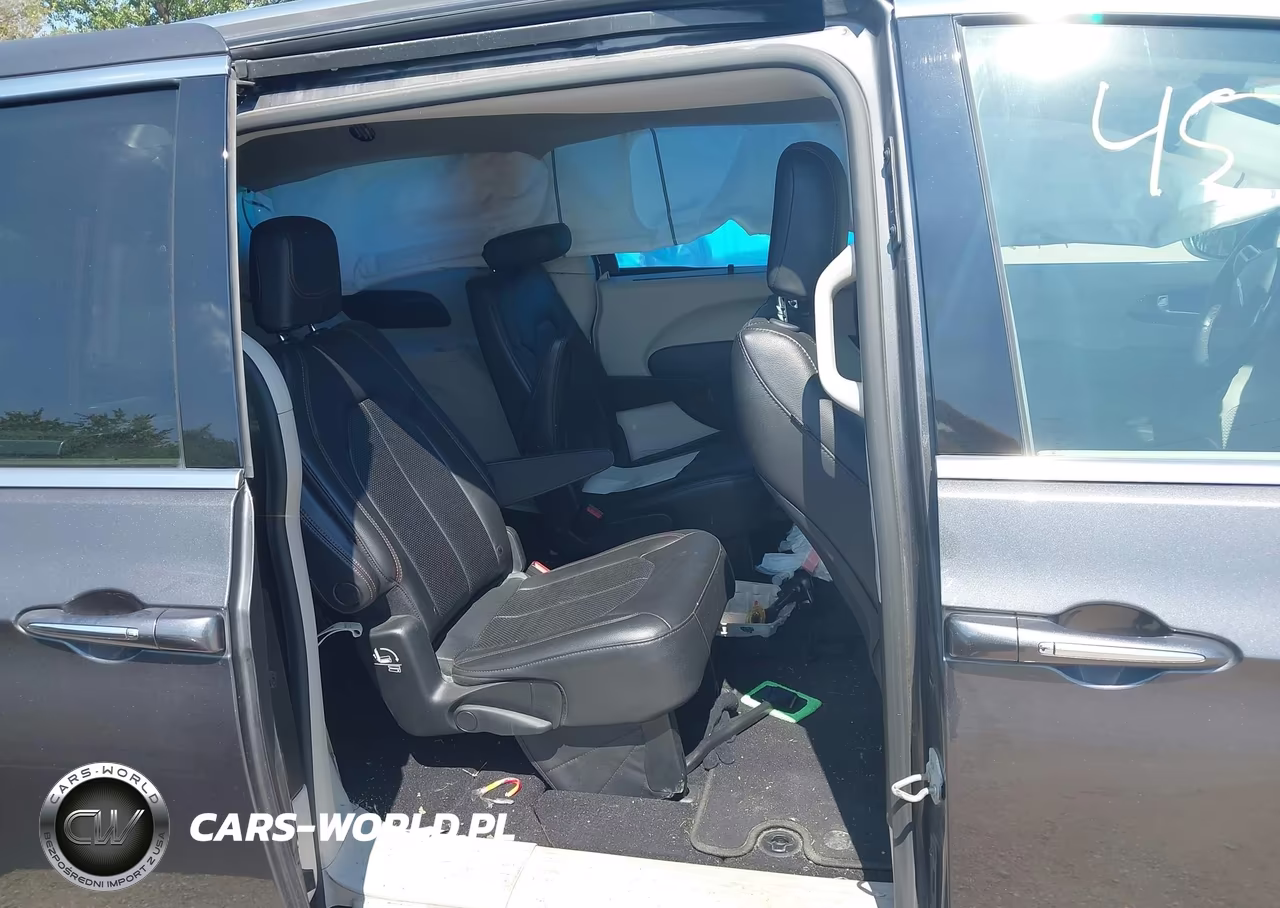 2019 Chrysler Pacifica Touring L VIN:2C4RC1BG2KR626897 - 8
