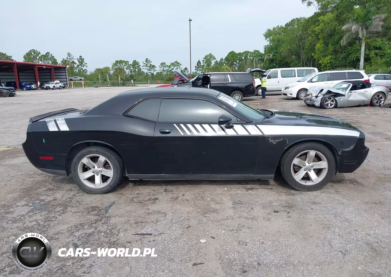 2013 Dodge Challenger Sxt VIN:2C3CDYAG1DH615884 - 13