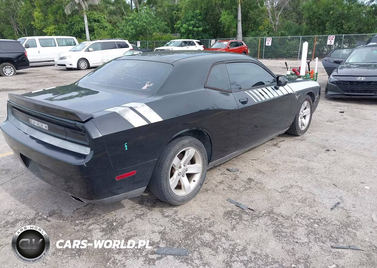 2013 Dodge Challenger Sxt VIN:2C3CDYAG1DH615884 - 4