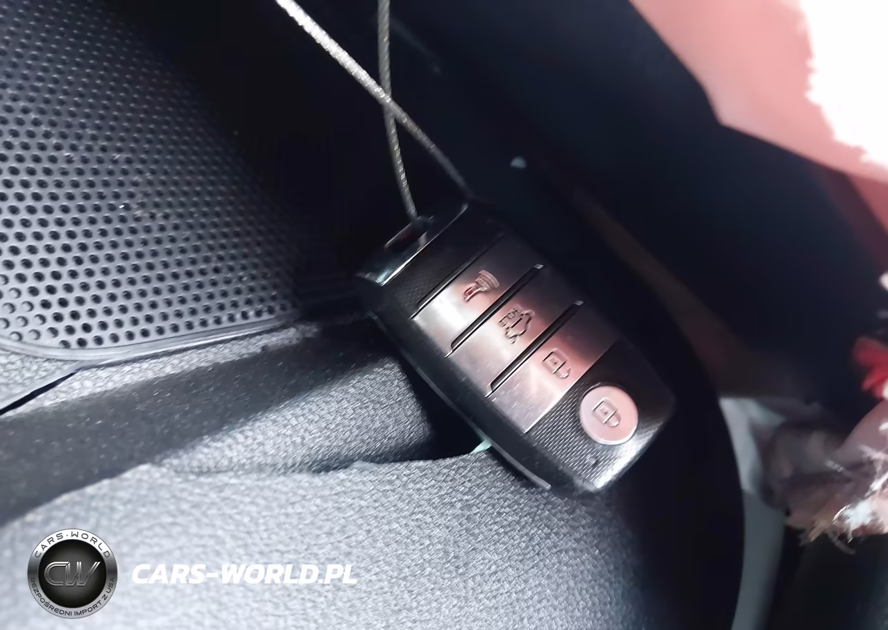 2019 Kia Optima S VIN:5XXGT4L31KG361063 - 11
