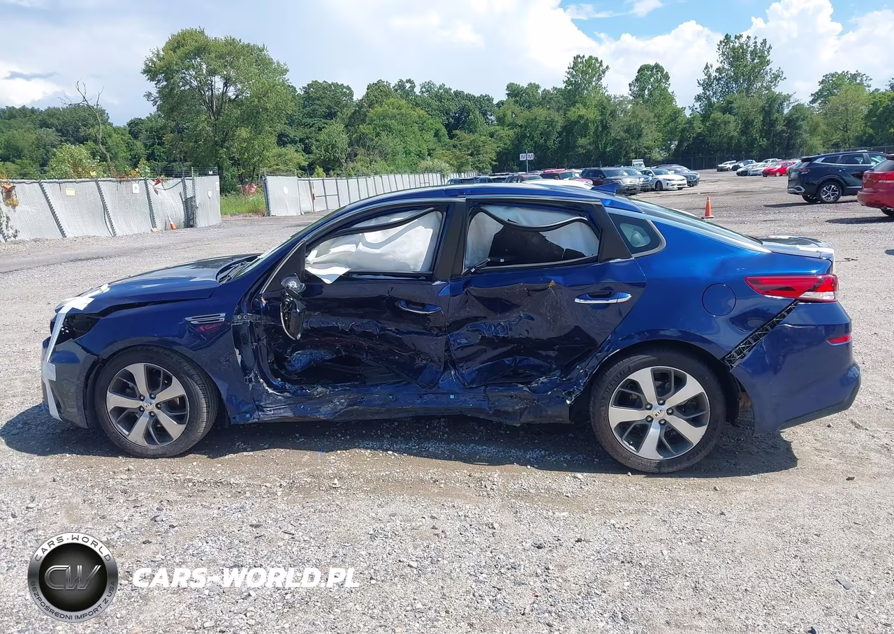 2019 Kia Optima S VIN:5XXGT4L31KG361063 - 14