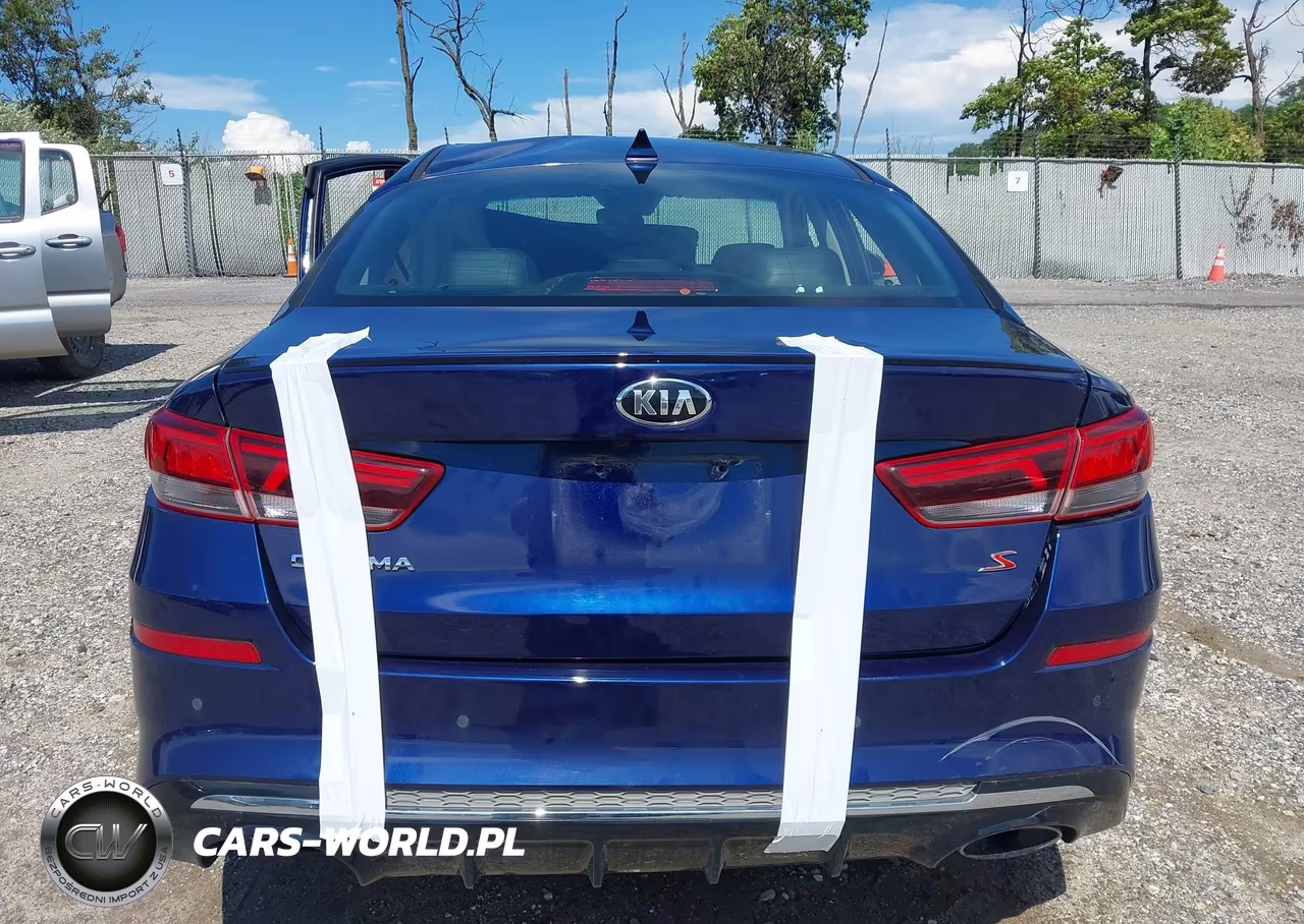 2019 Kia Optima S VIN:5XXGT4L31KG361063 - 16