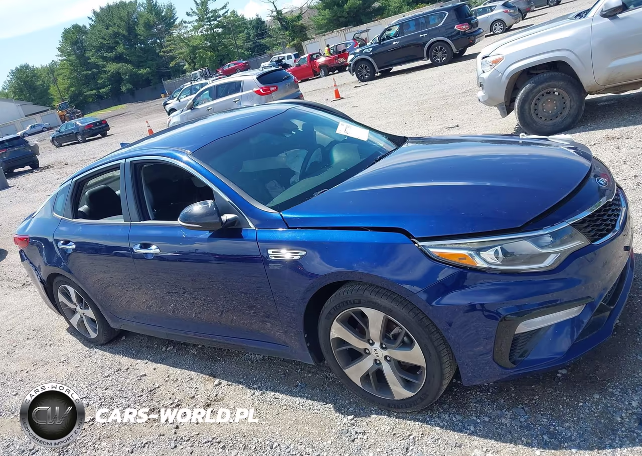 2019 Kia Optima S VIN:5XXGT4L31KG361063 - 21