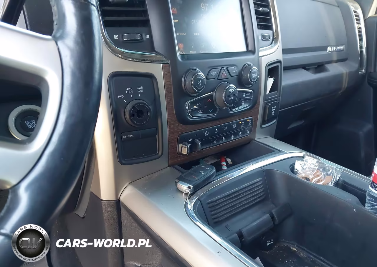2017 Ram 2500 Laramie 4X4 6'4 Box VIN:3C6UR5FL9HG606675 - 11