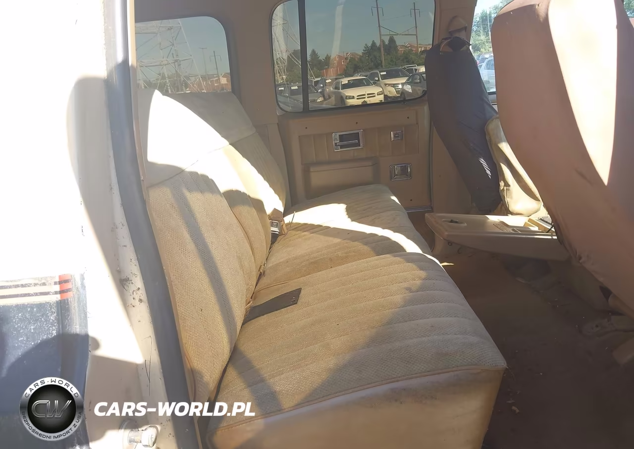 1986 Chevrolet Suburban C2 VIN:1G8GC26M3GF116435 - 8
