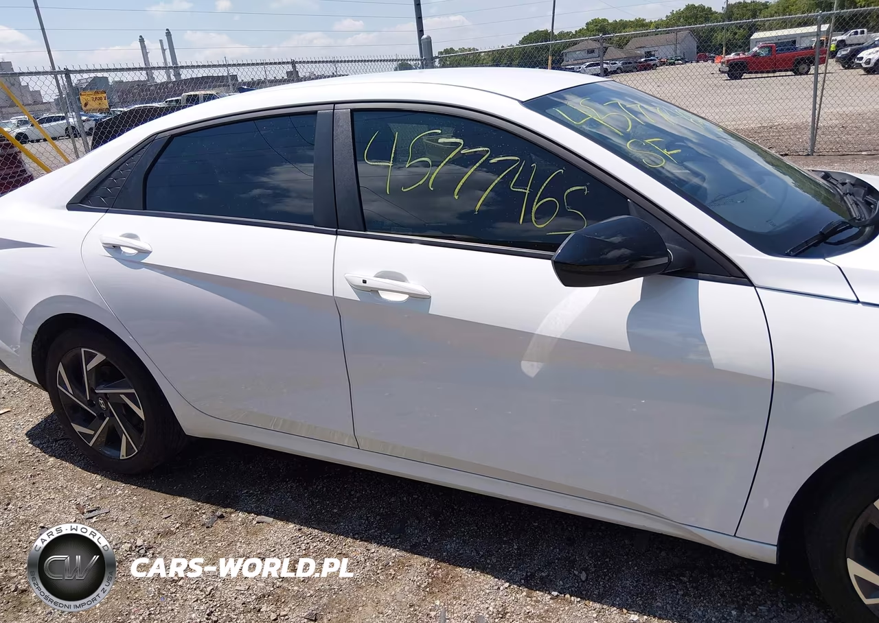 2025 Hyundai Elantra Sel Sport VIN:KMHLM4DG9SU881790 - 13