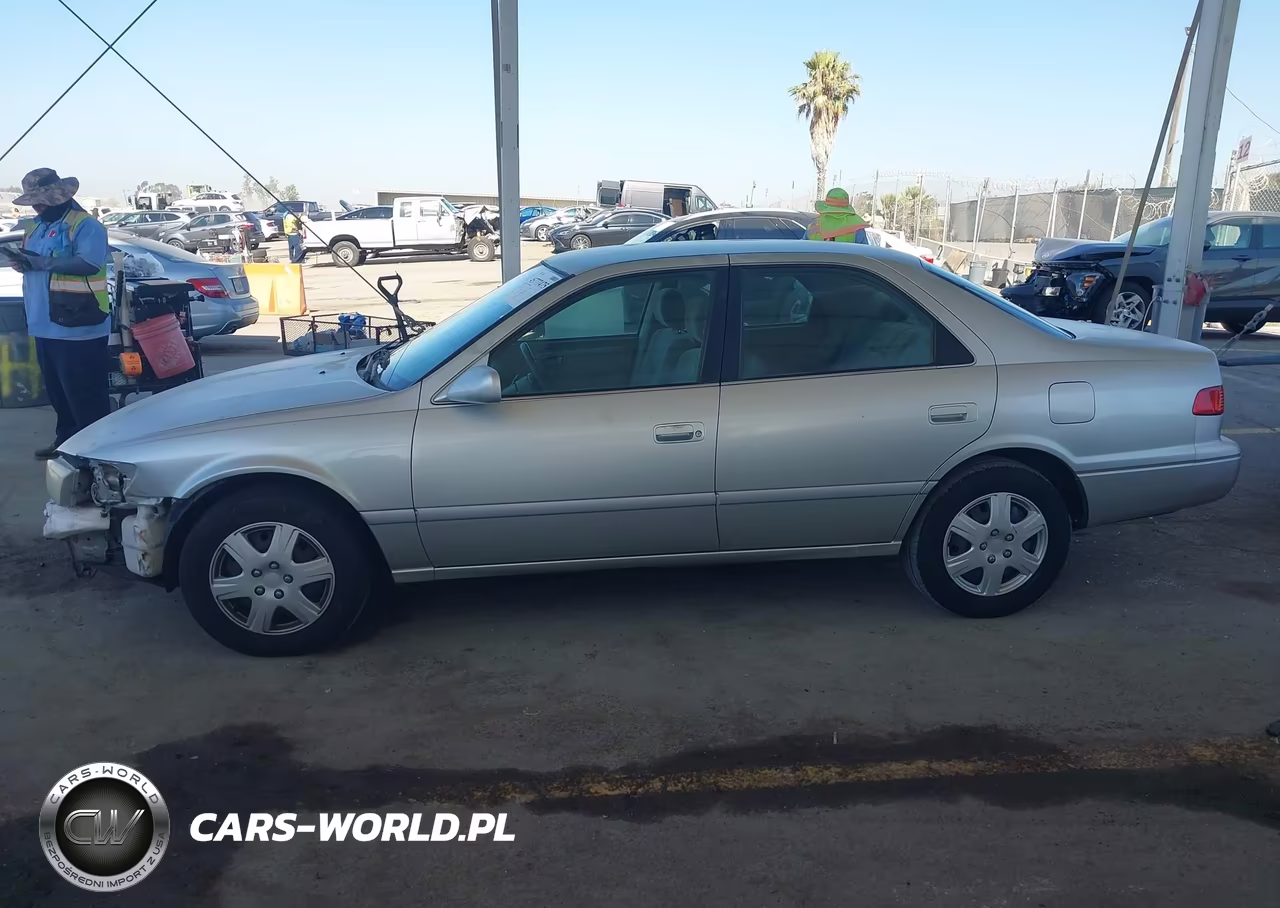 2001 Toyota Camry Le VIN:JT2BG22K610606542 - 15