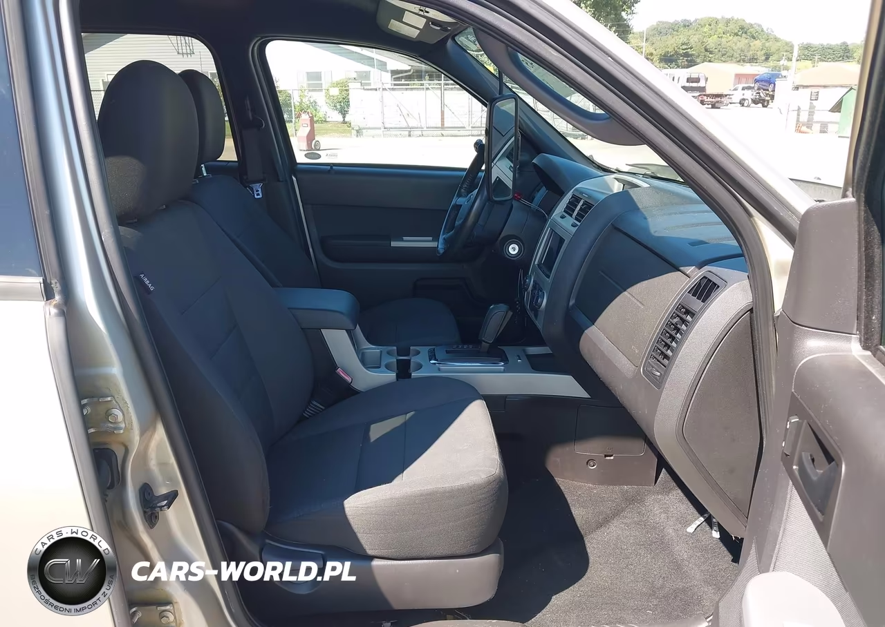2010 Ford Escape Xlt VIN:1FMCU0DG8AKC28984 - 5