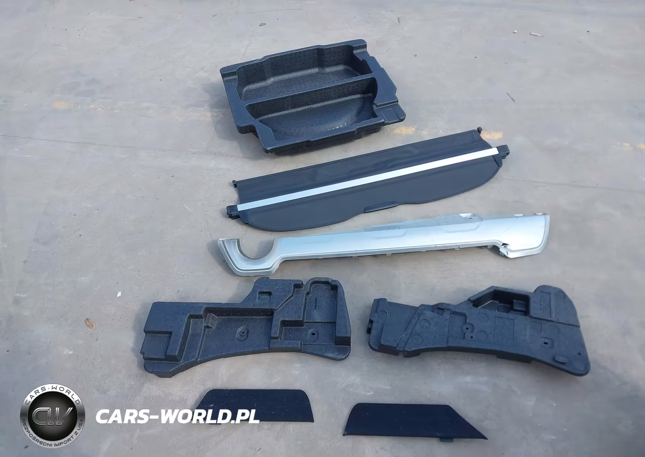 2019 Subaru Forester Touring VIN:JF2SKAWC8KH526327 - 12