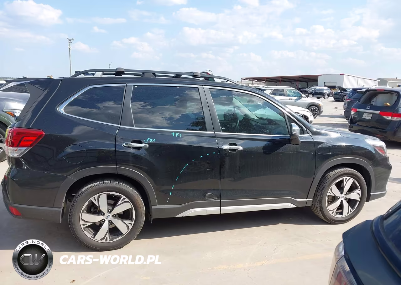 2019 Subaru Forester Touring VIN:JF2SKAWC8KH526327 - 14