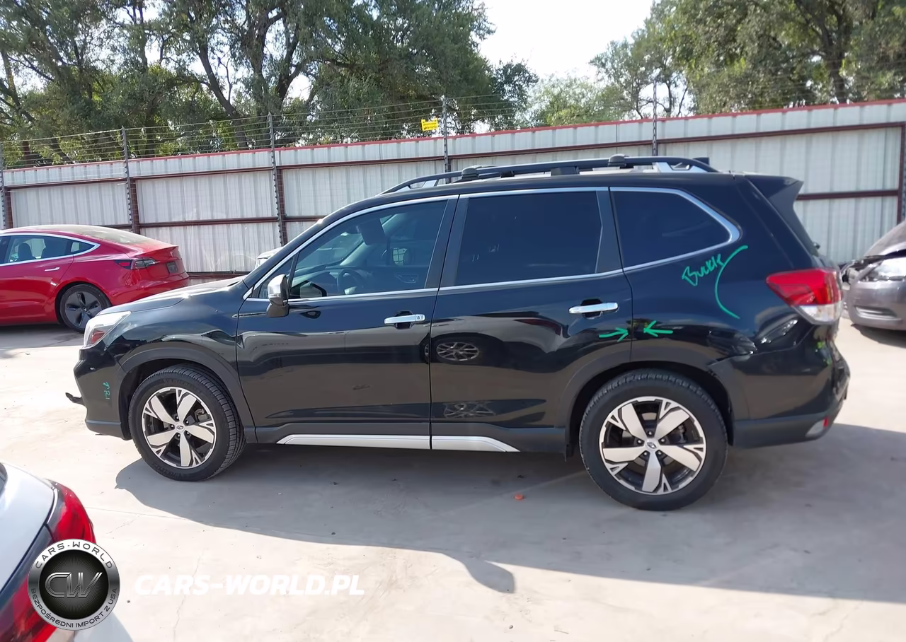 2019 Subaru Forester Touring VIN:JF2SKAWC8KH526327 - 15