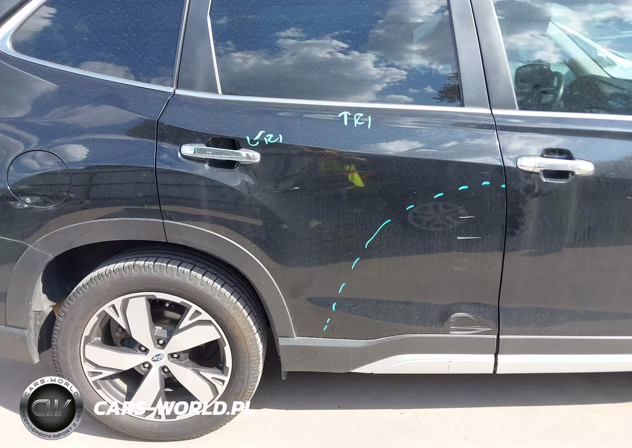 2019 Subaru Forester Touring VIN:JF2SKAWC8KH526327 - 20