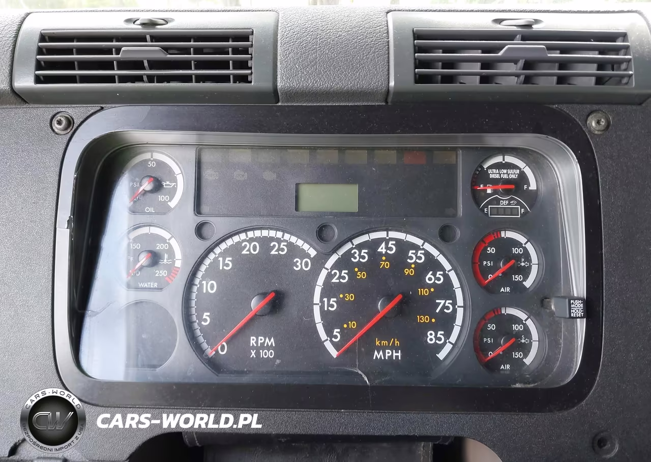 2015 Freightliner Cascadia 125 VIN:3AKJGLBG1FSGB2433 - 5