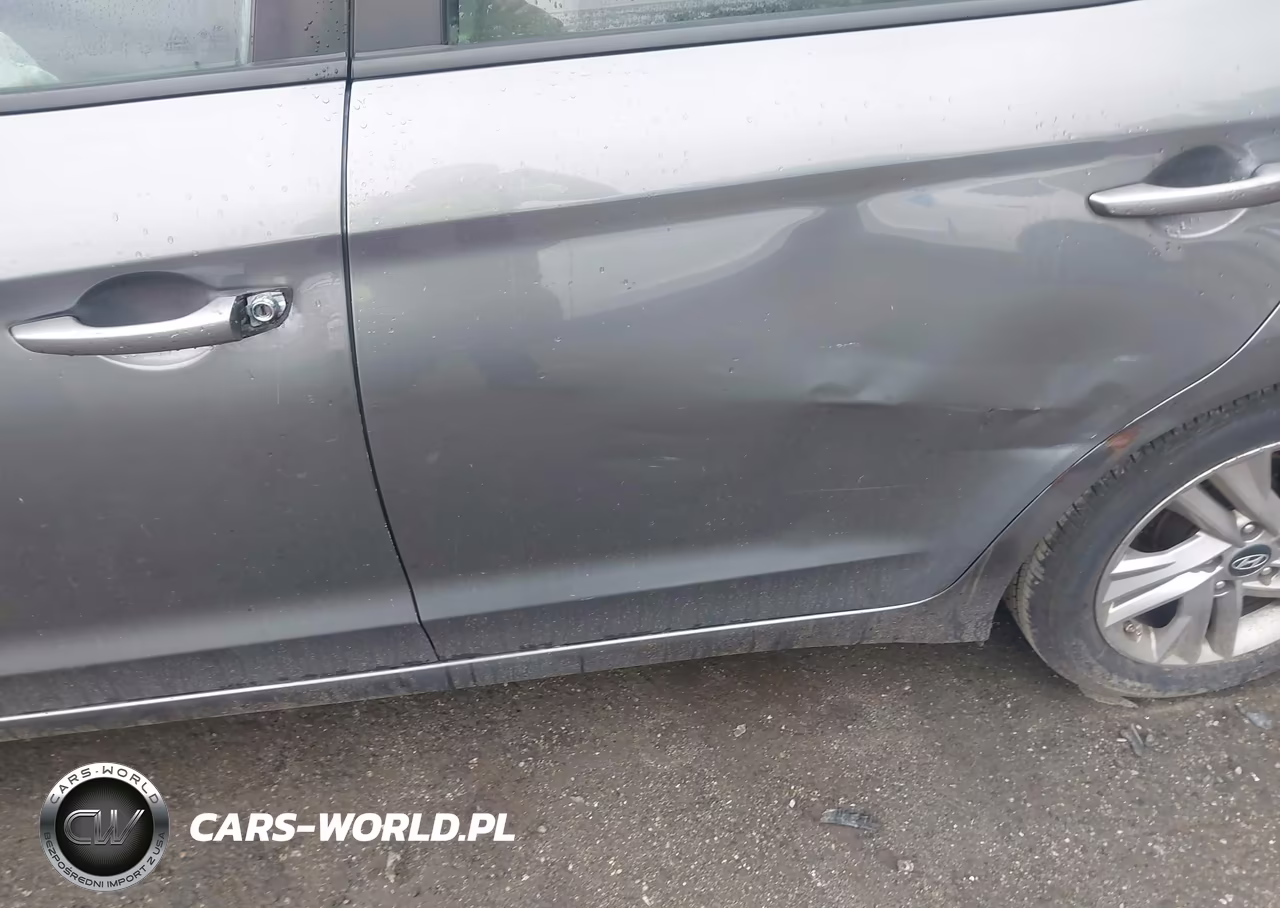 2019 Hyundai Elantra Sel VIN:5NPD84LF9KH421822 - 18