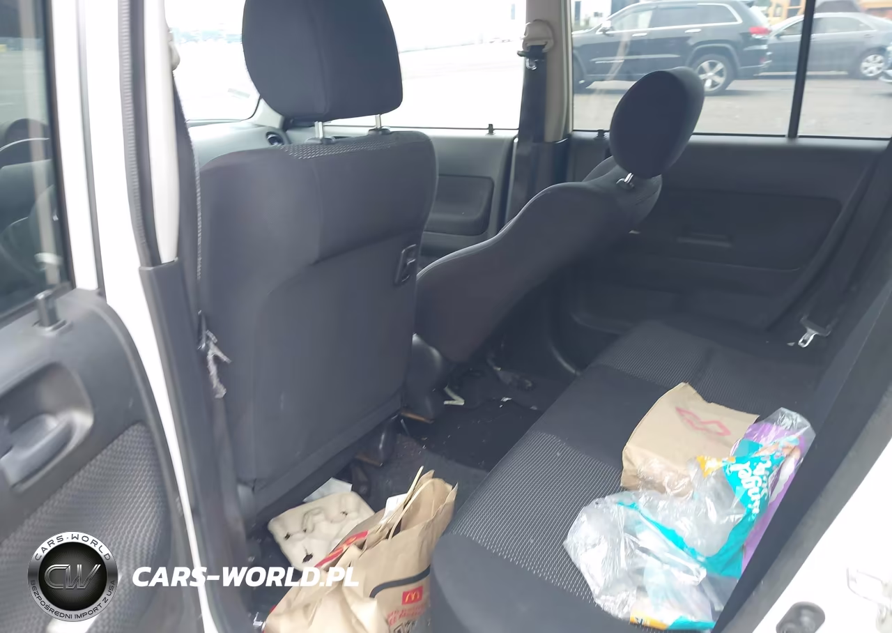 2005 Scion Xb VIN:JTLKT324050194090 - 8