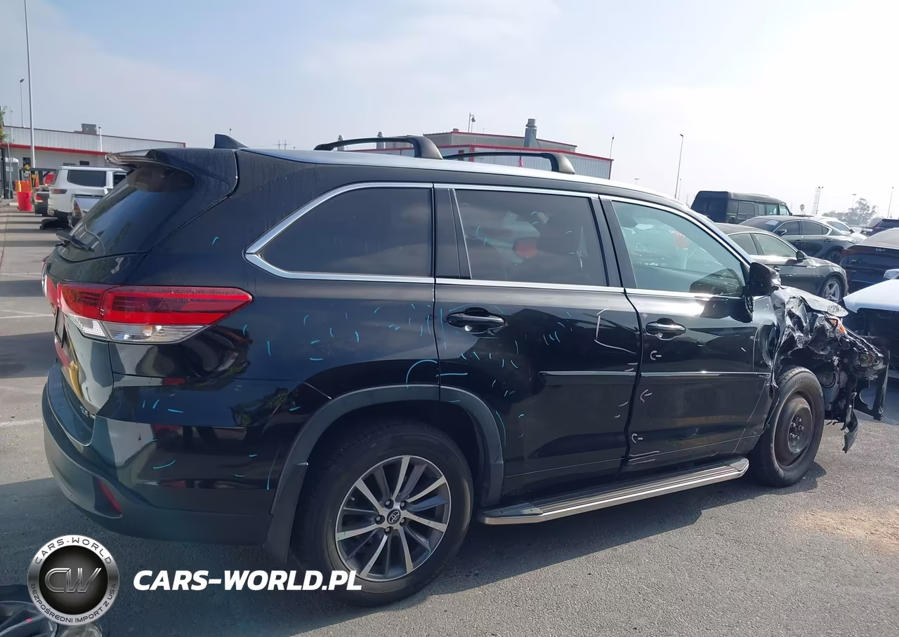 2018 Toyota Highlander Xle VIN:5TDJZRFH1JS845370 - 14