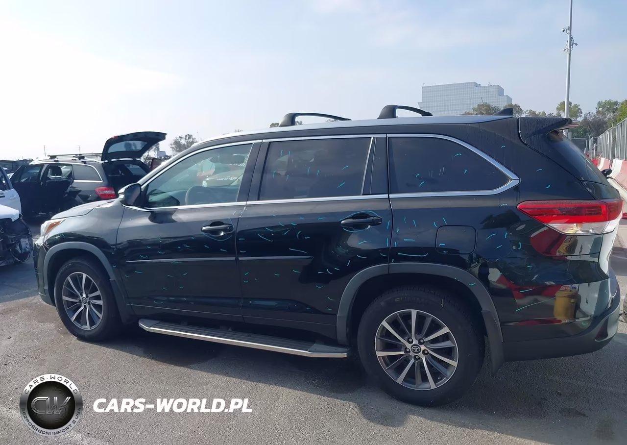 2018 Toyota Highlander Xle VIN:5TDJZRFH1JS845370 - 15