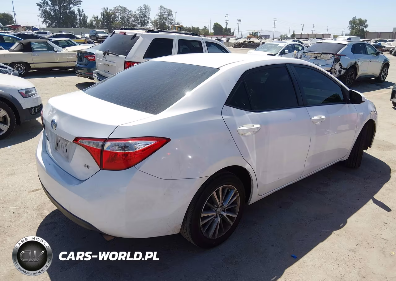 2015 Toyota Corolla Le Plus VIN:5YFBURHE1FP321447 - 4