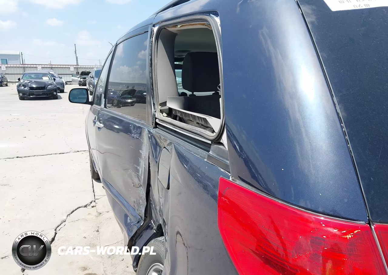 2010 Toyota Sienna Le VIN:5TDKK4CC6AS340302 - 17
