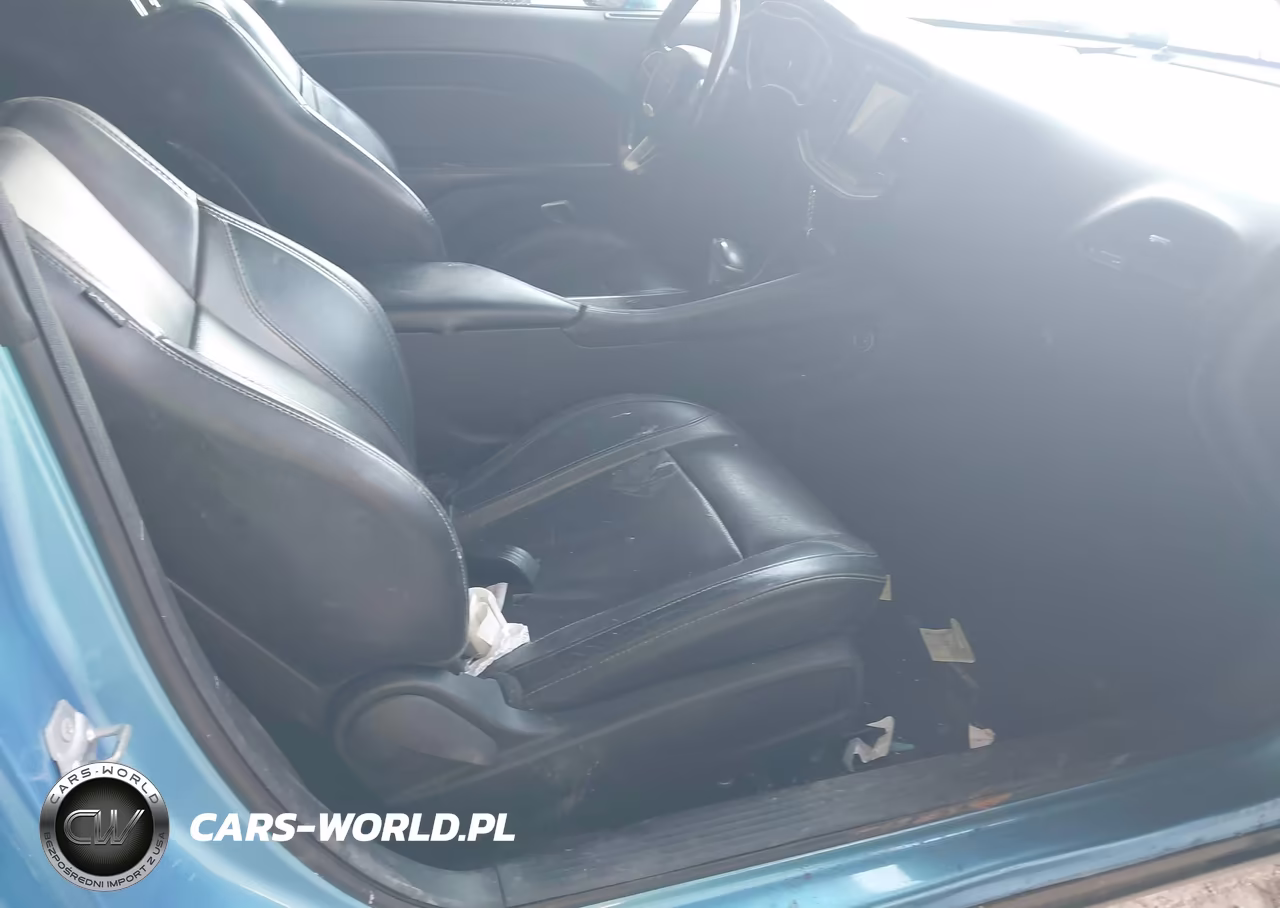 2015 Dodge Challenger Sxt Plus VIN:2C3CDZBGXFH905001 - 5