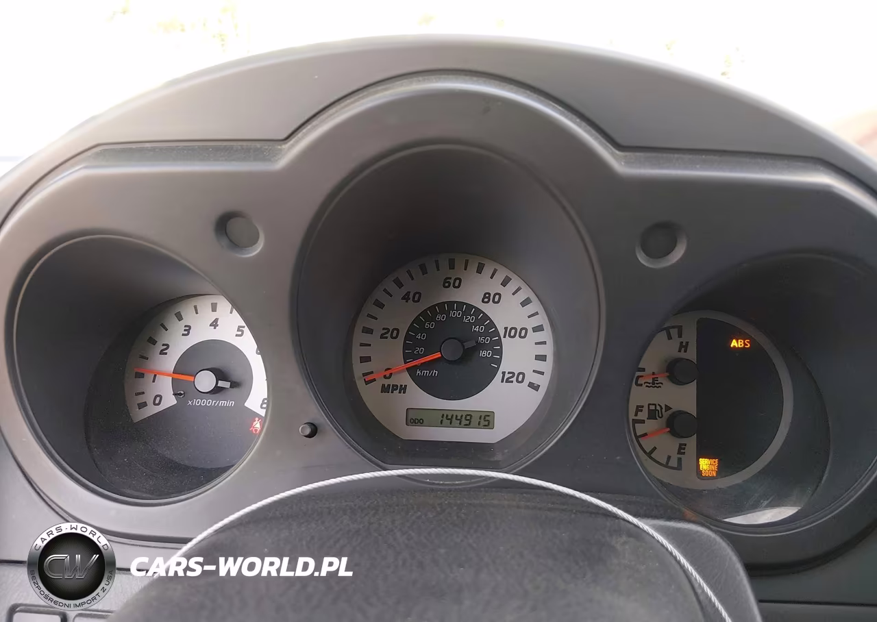 2004 Nissan Xterra Xe VIN:5N1ED28TX4C608838 - 7