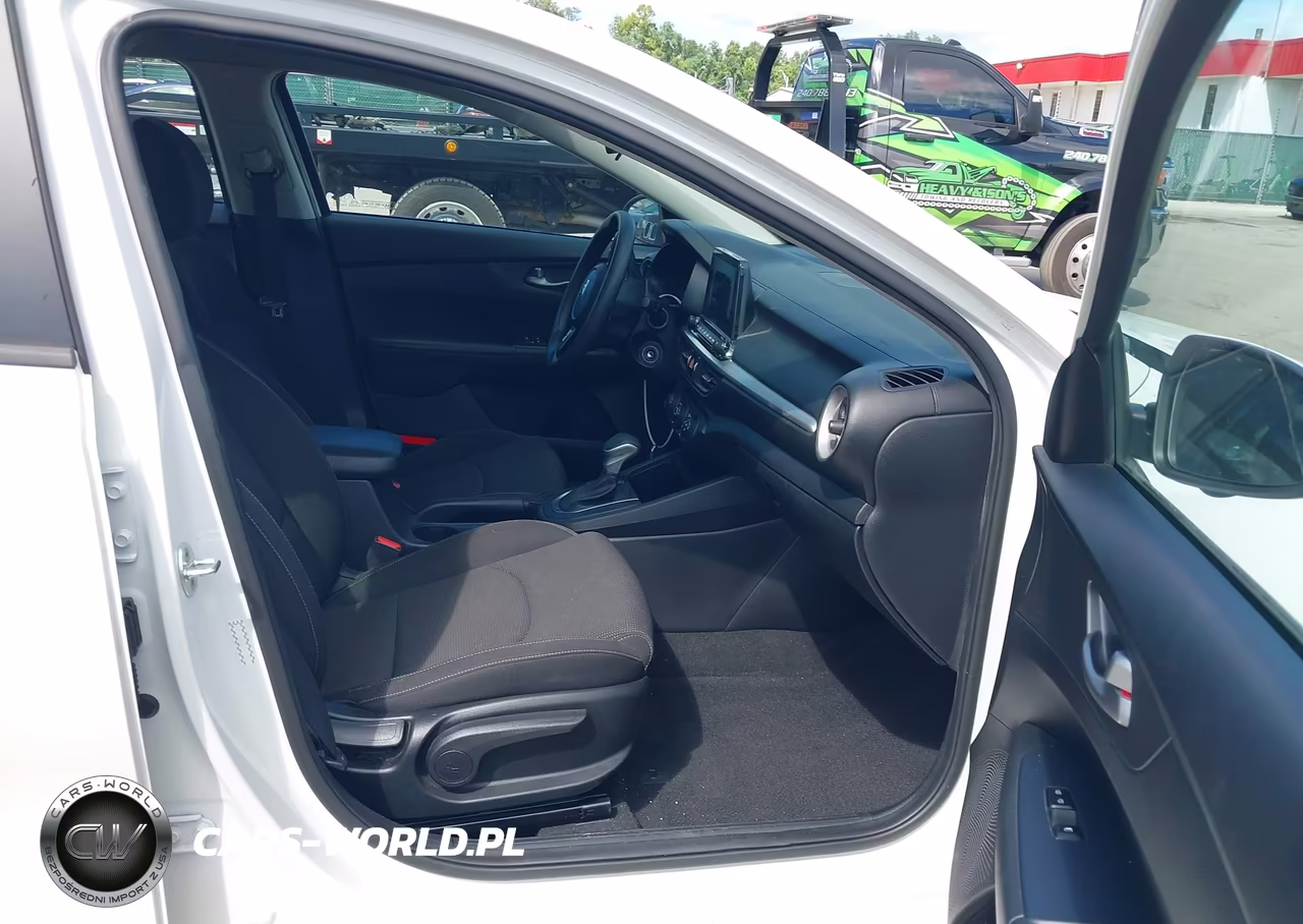 2020 Kia Forte Fe VIN:3KPF24AD4LE258059 - 5