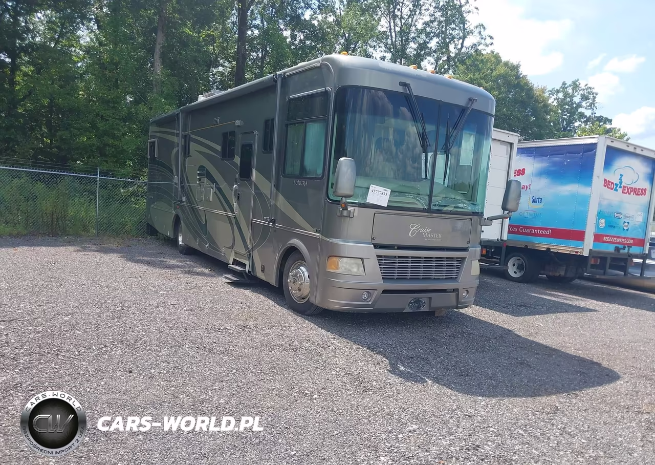 2005 Workhorse Custom Chassis Motorhome Chassis W24