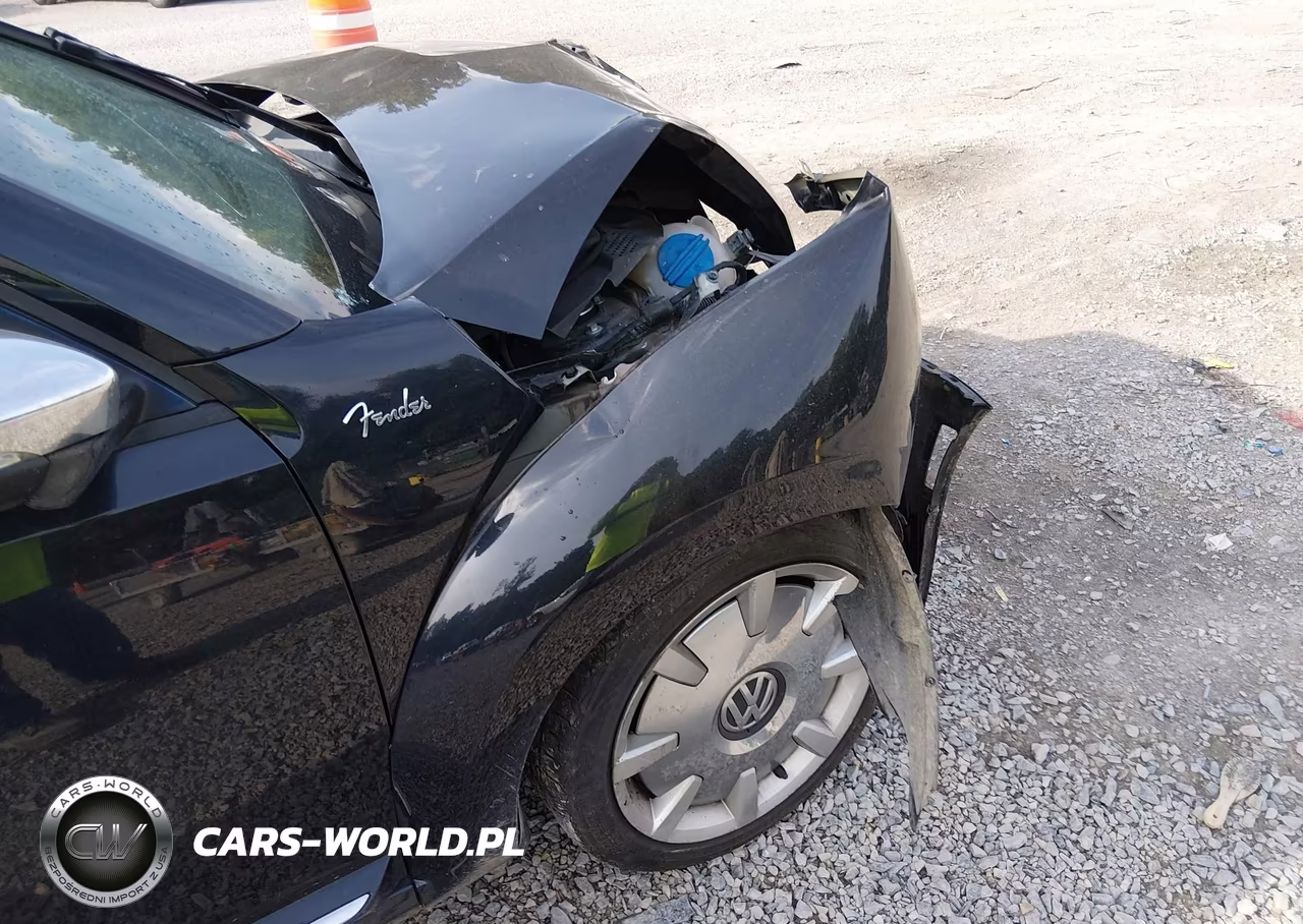 2013 Volkswagen Beetle 2.5L Fender Edition VIN:3VWJX7AT4DM648734 - 18