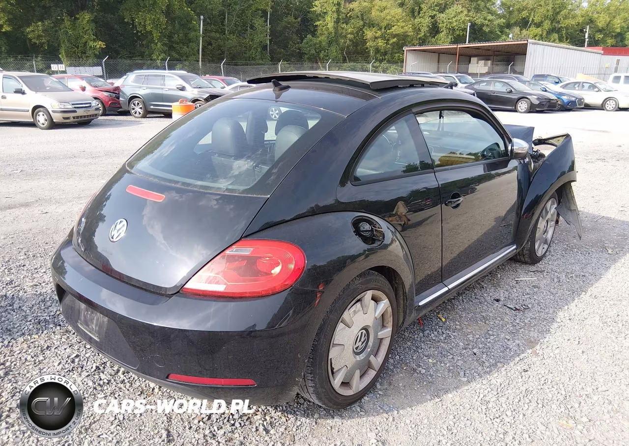 2013 Volkswagen Beetle 2.5L Fender Edition VIN:3VWJX7AT4DM648734 - 4