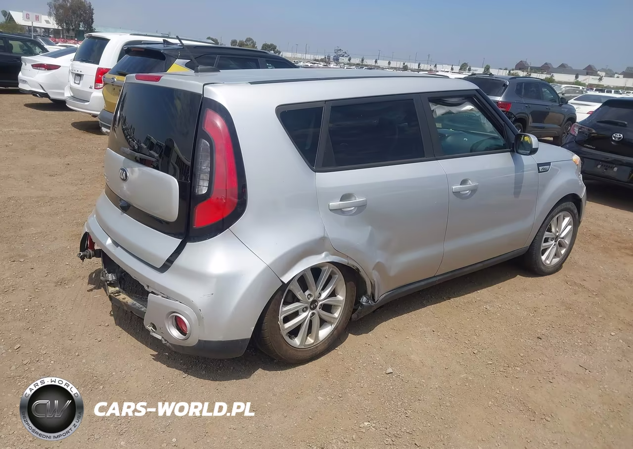 2018 Kia Soul + VIN:KNDJP3A56J7549786 - 4
