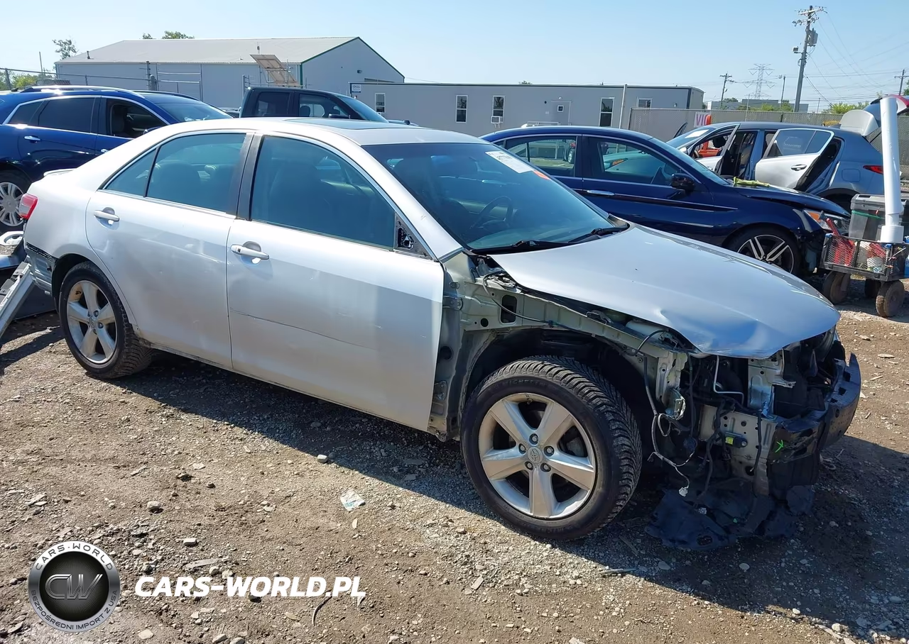 2011 Toyota Camry Se V6 – zdjęcie 1 z 17
