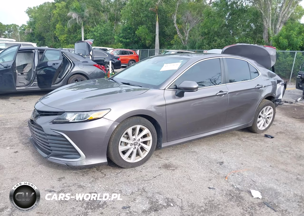 2022 Toyota Camry Le VIN:4T1C11AK6NU675704 - 2
