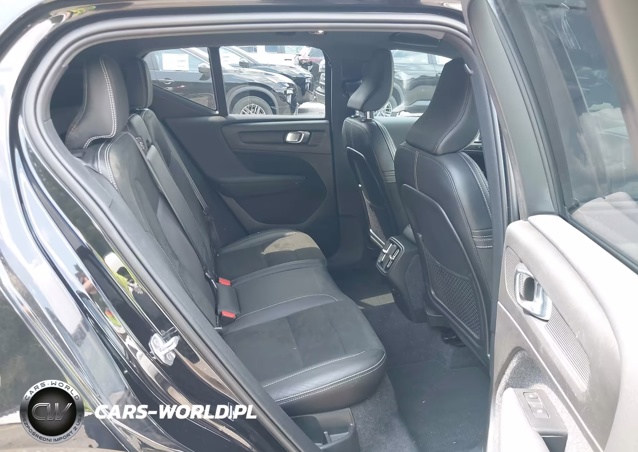 2022 Volvo Xc40 T5 R-Design VIN:YV4162UM0N2661855 - 8