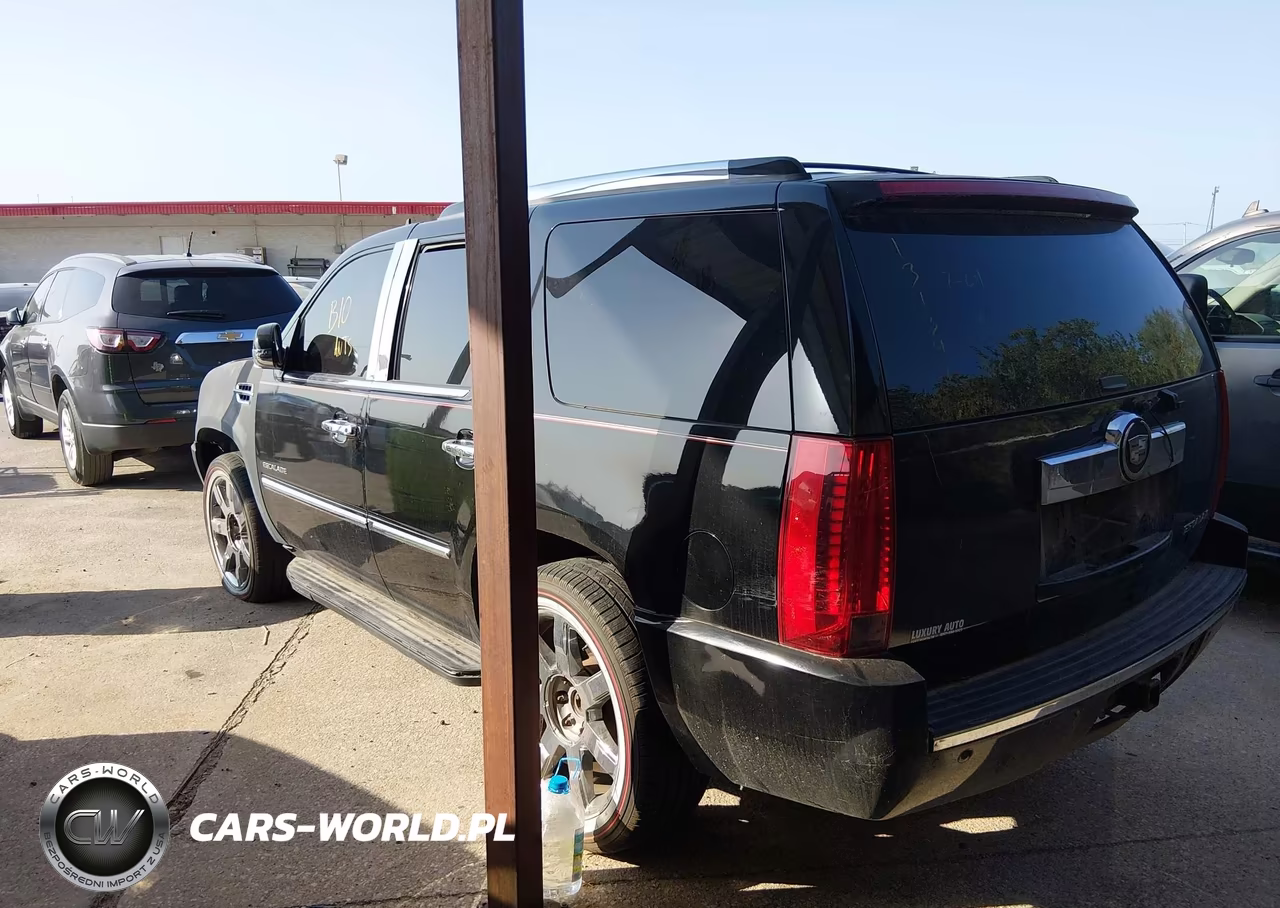 2008 Cadillac Escalade VIN:1GYEC63868R131341 - 3