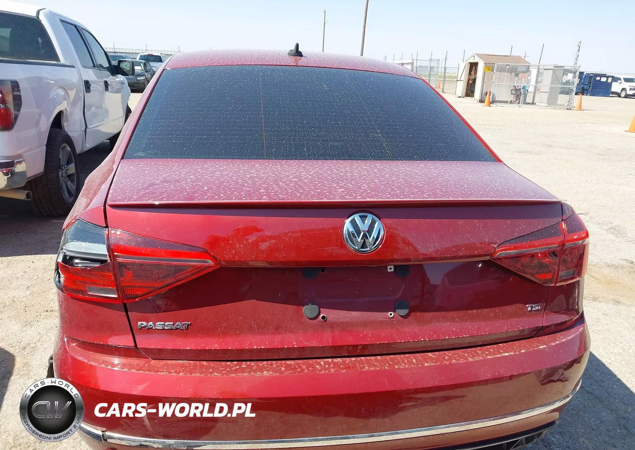 2018 Volkswagen Passat 2.0T R-Line-2.0T S VIN:1VWAA7A32JC004308 - 16
