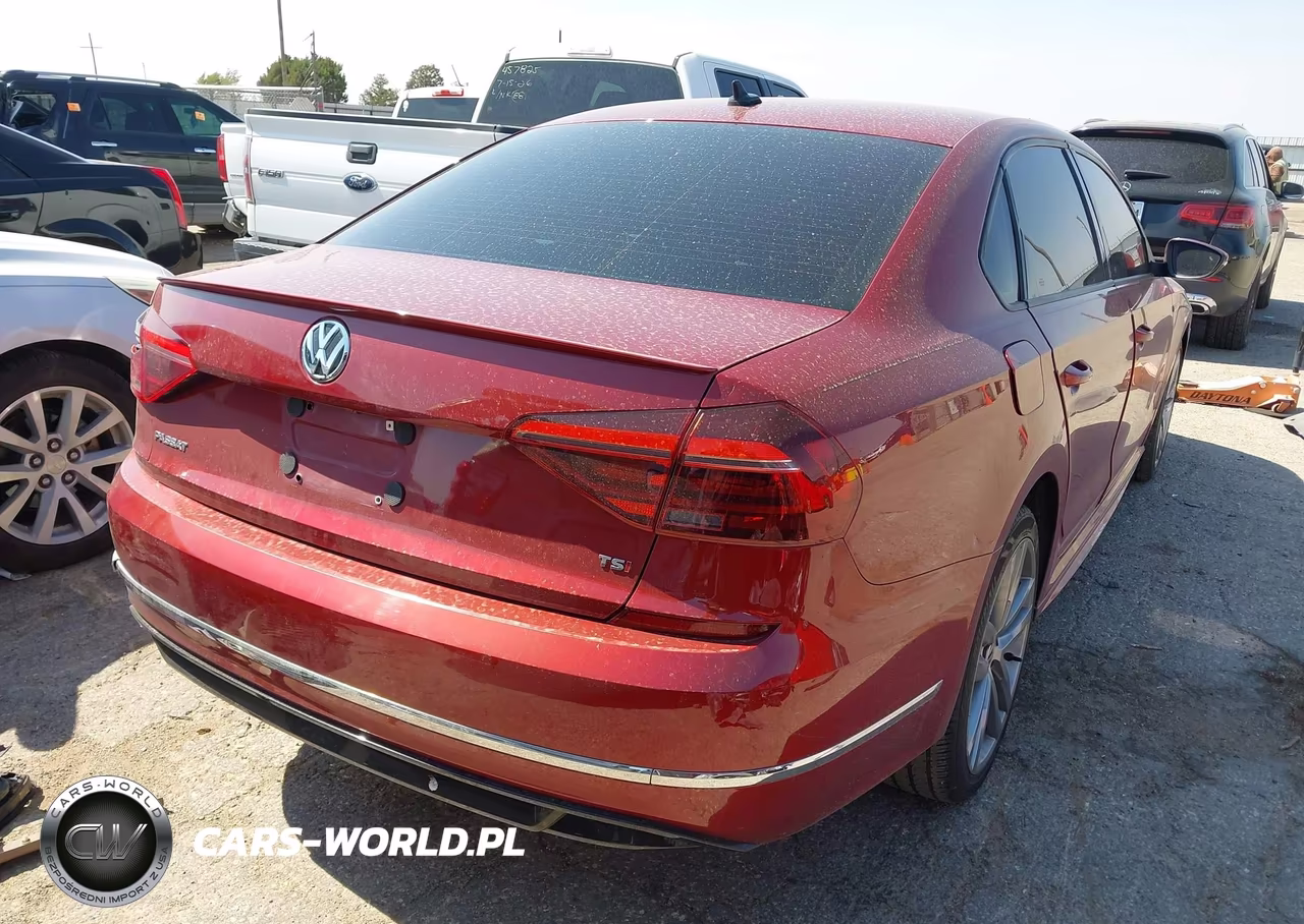 2018 Volkswagen Passat 2.0T R-Line-2.0T S VIN:1VWAA7A32JC004308 - 4