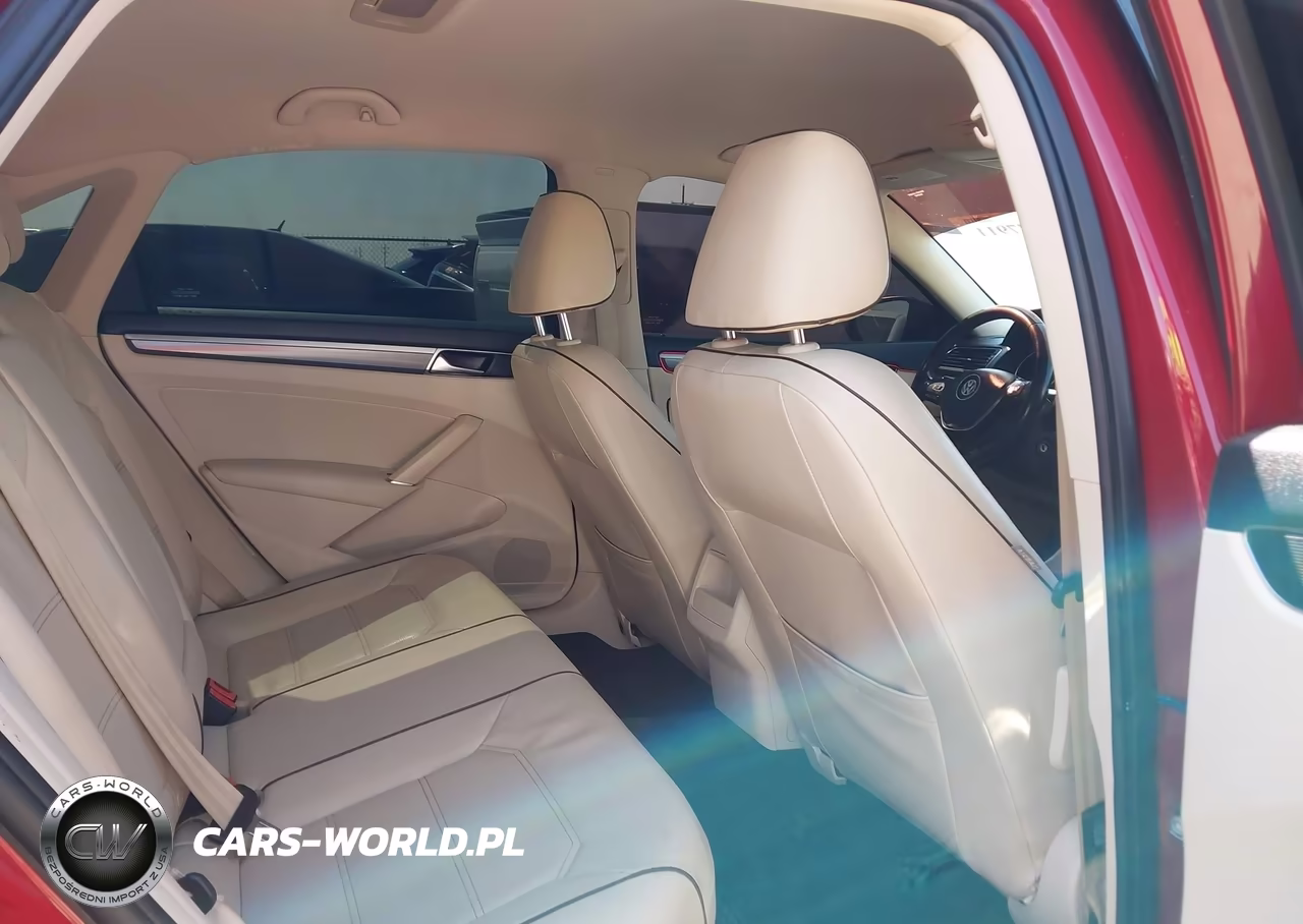 2018 Volkswagen Passat 2.0T R-Line-2.0T S VIN:1VWAA7A32JC004308 - 8