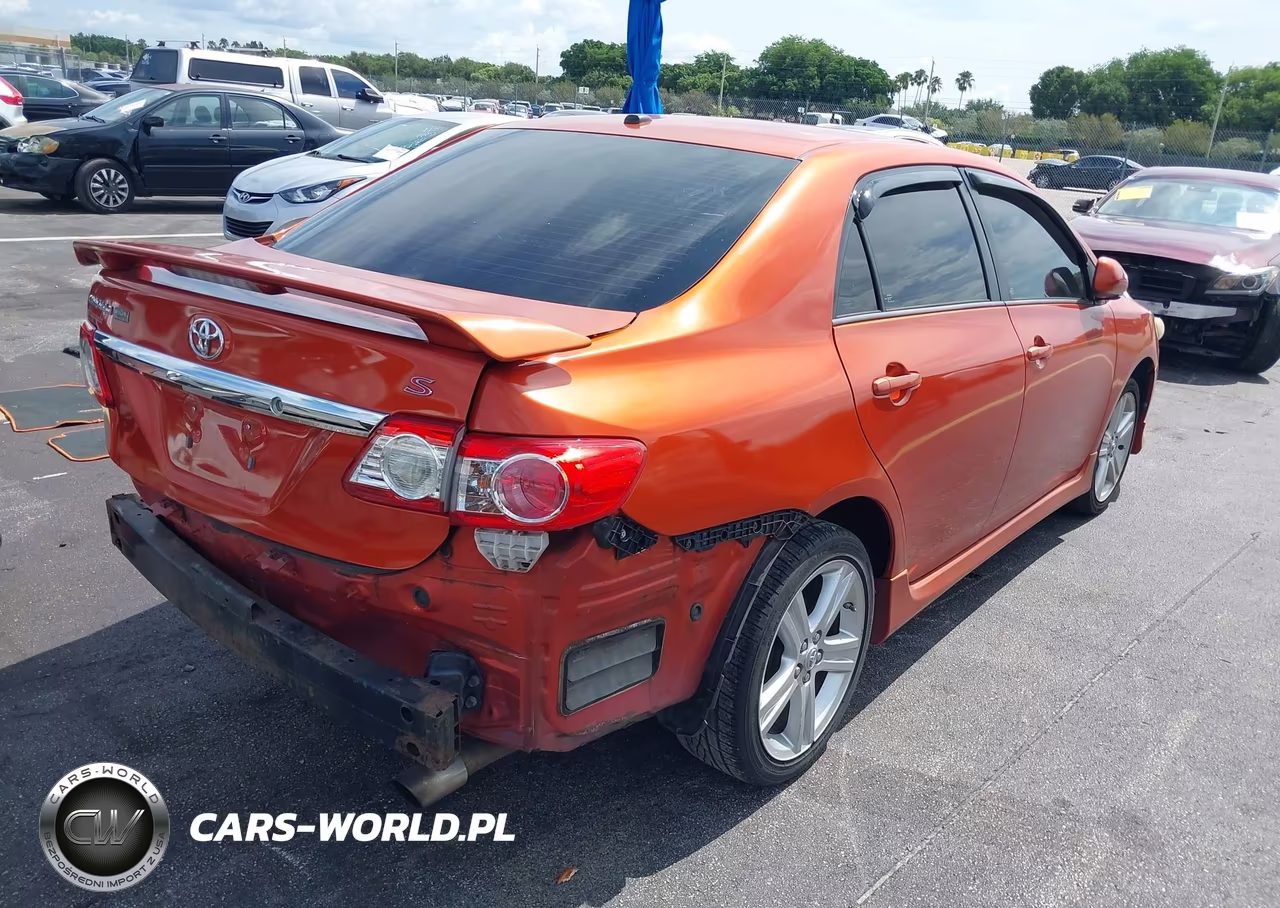 2013 Toyota Corolla S Special Edition VIN:2T1BU4EE9DC075526 - 4