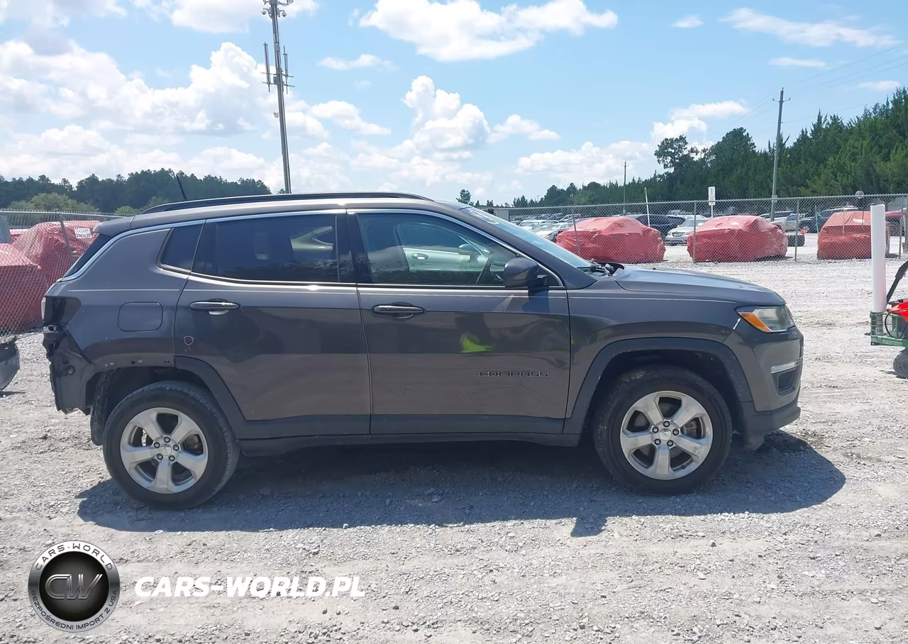 2018 Jeep Compass Latitude 4X4 VIN:3C4NJDBB1JT492583 - 14