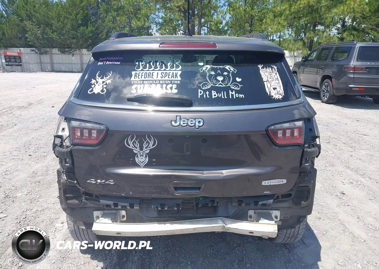 2018 Jeep Compass Latitude 4X4 VIN:3C4NJDBB1JT492583 - 17
