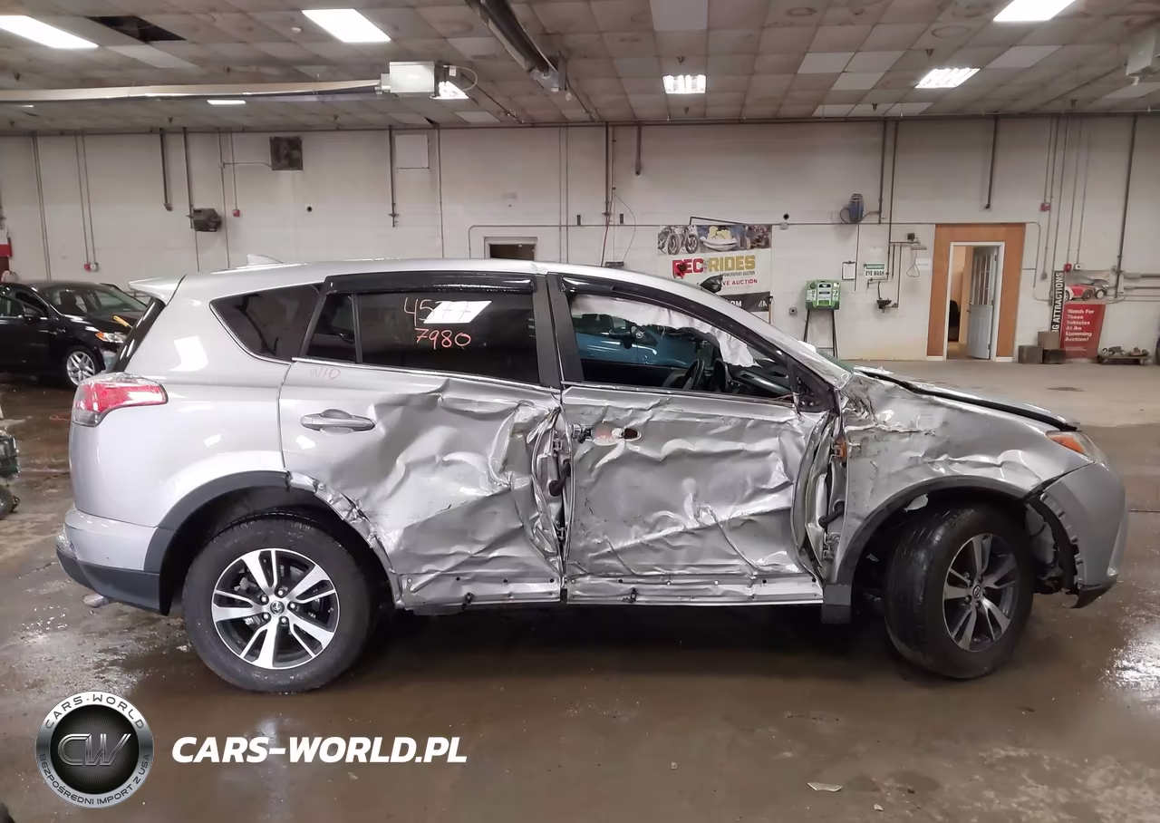 2018 Toyota Rav4 Xle VIN:2T3RFREV9JW789566 - 13