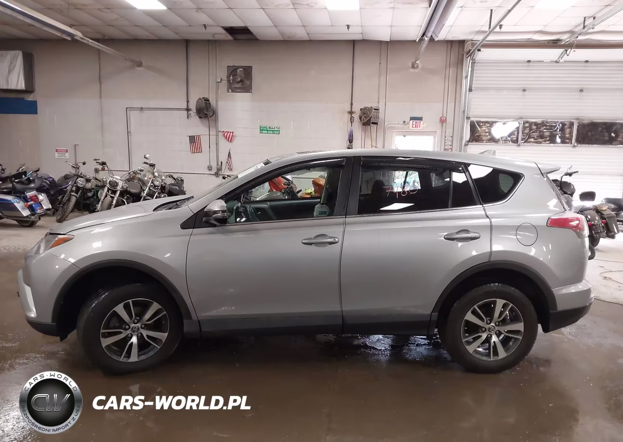 2018 Toyota Rav4 Xle VIN:2T3RFREV9JW789566 - 14