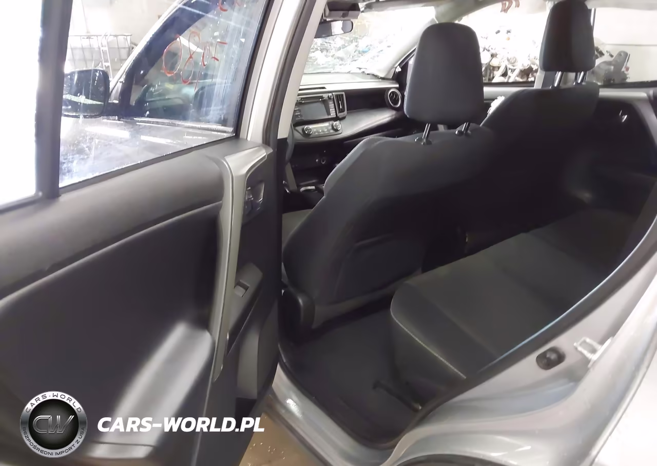 2018 Toyota Rav4 Xle VIN:2T3RFREV9JW789566 - 8