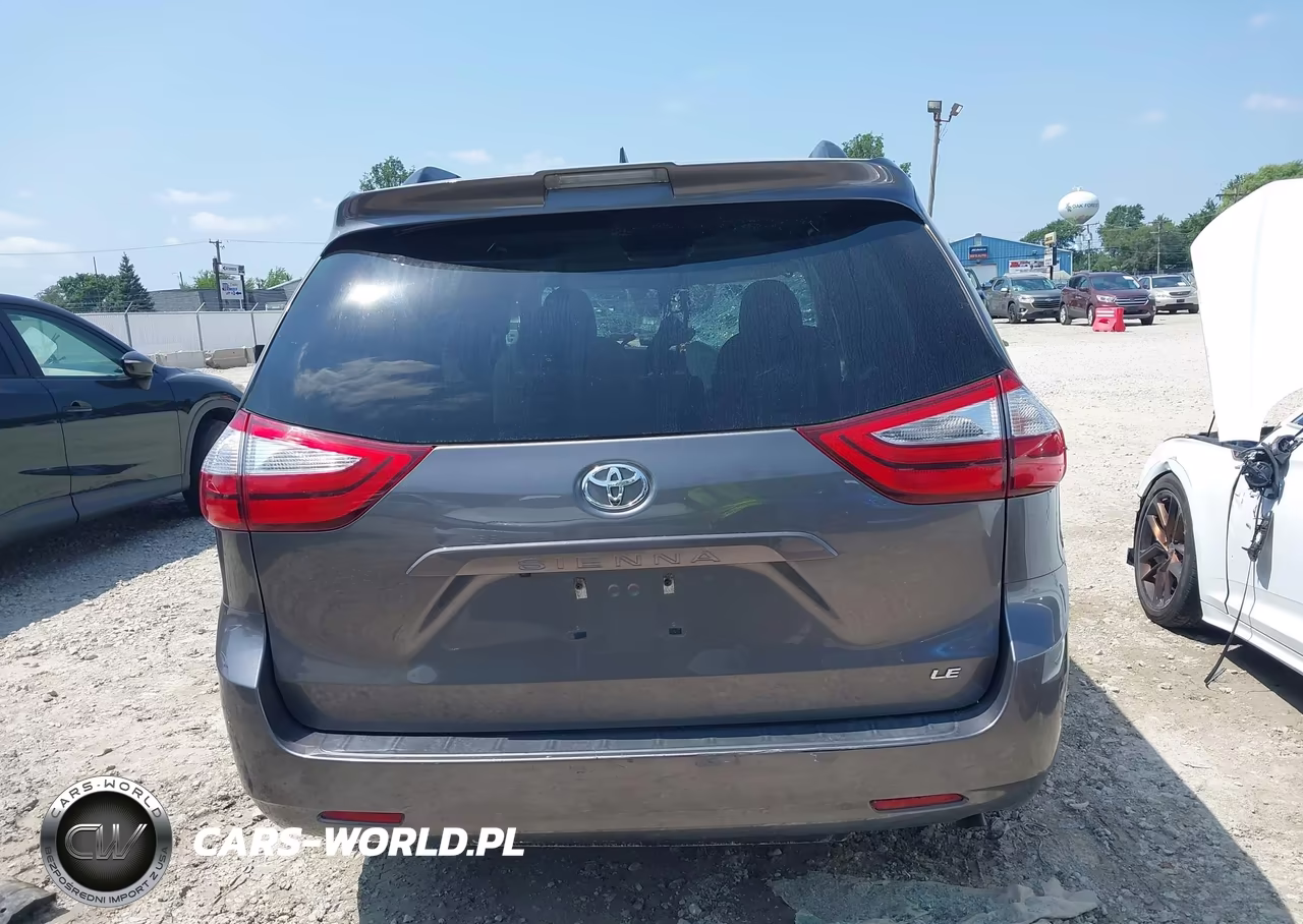 2018 Toyota Sienna Le 8 Passenger VIN:5TDKZ3DC3JS956754 - 16
