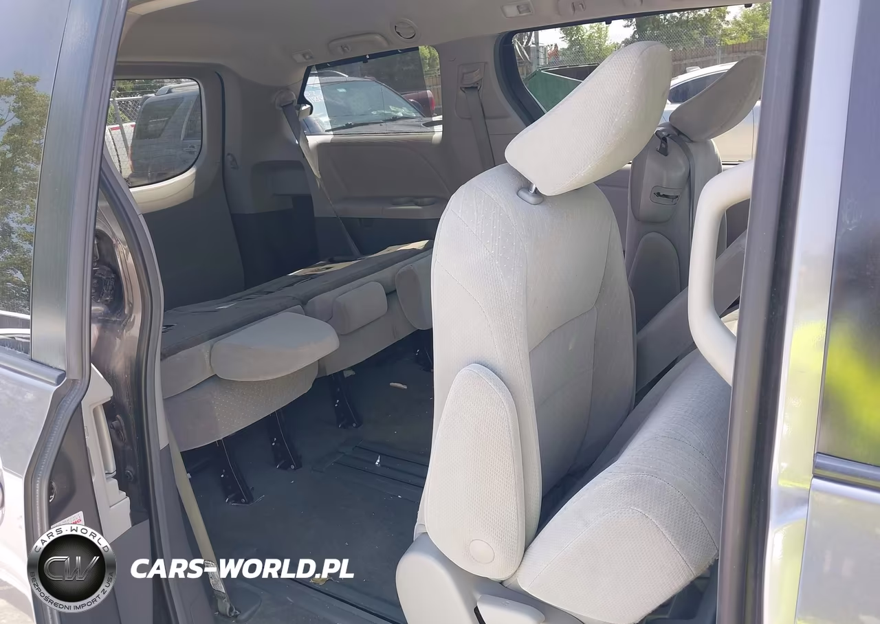 2018 Toyota Sienna Le 8 Passenger VIN:5TDKZ3DC3JS956754 - 8
