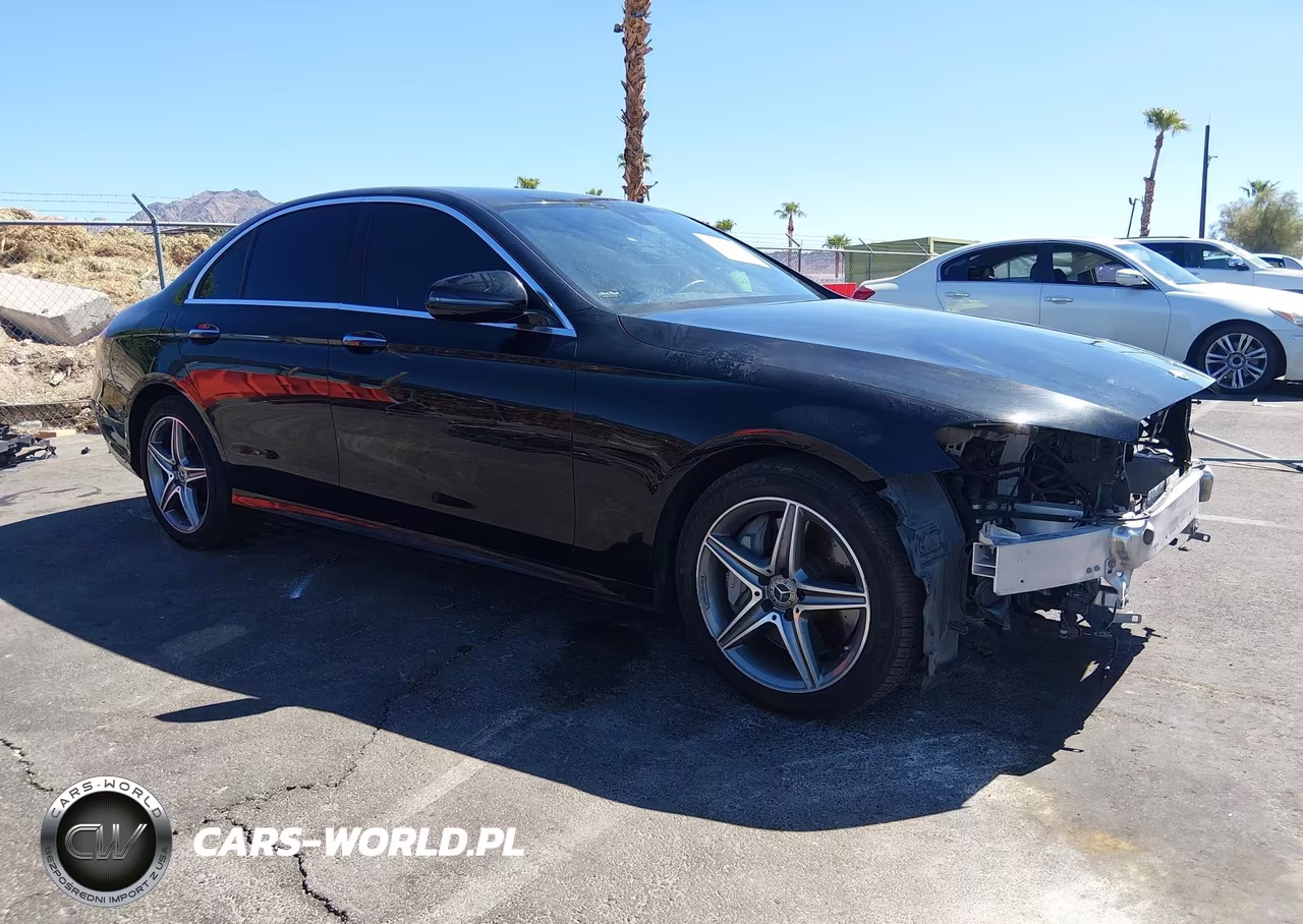 2018 Mercedes-Benz E 300 – zdjęcie 1 z 17