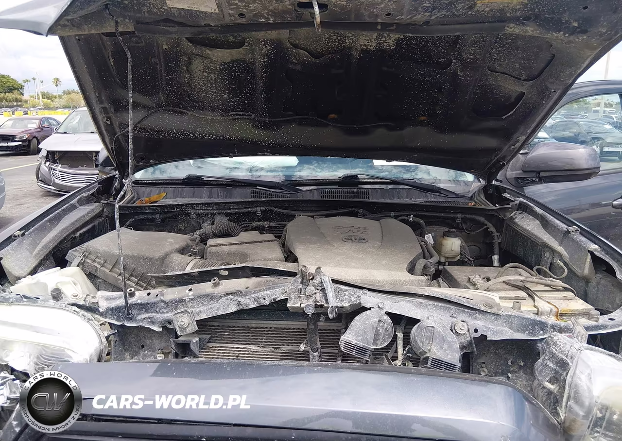 2018 Toyota Tacoma Sr V6 VIN:3TMCZ5AN1JM132628 - 10